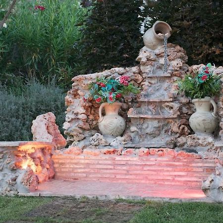 Bed and Breakfast La Vecchia Fontana Del Convento Джулианова Экстерьер фото