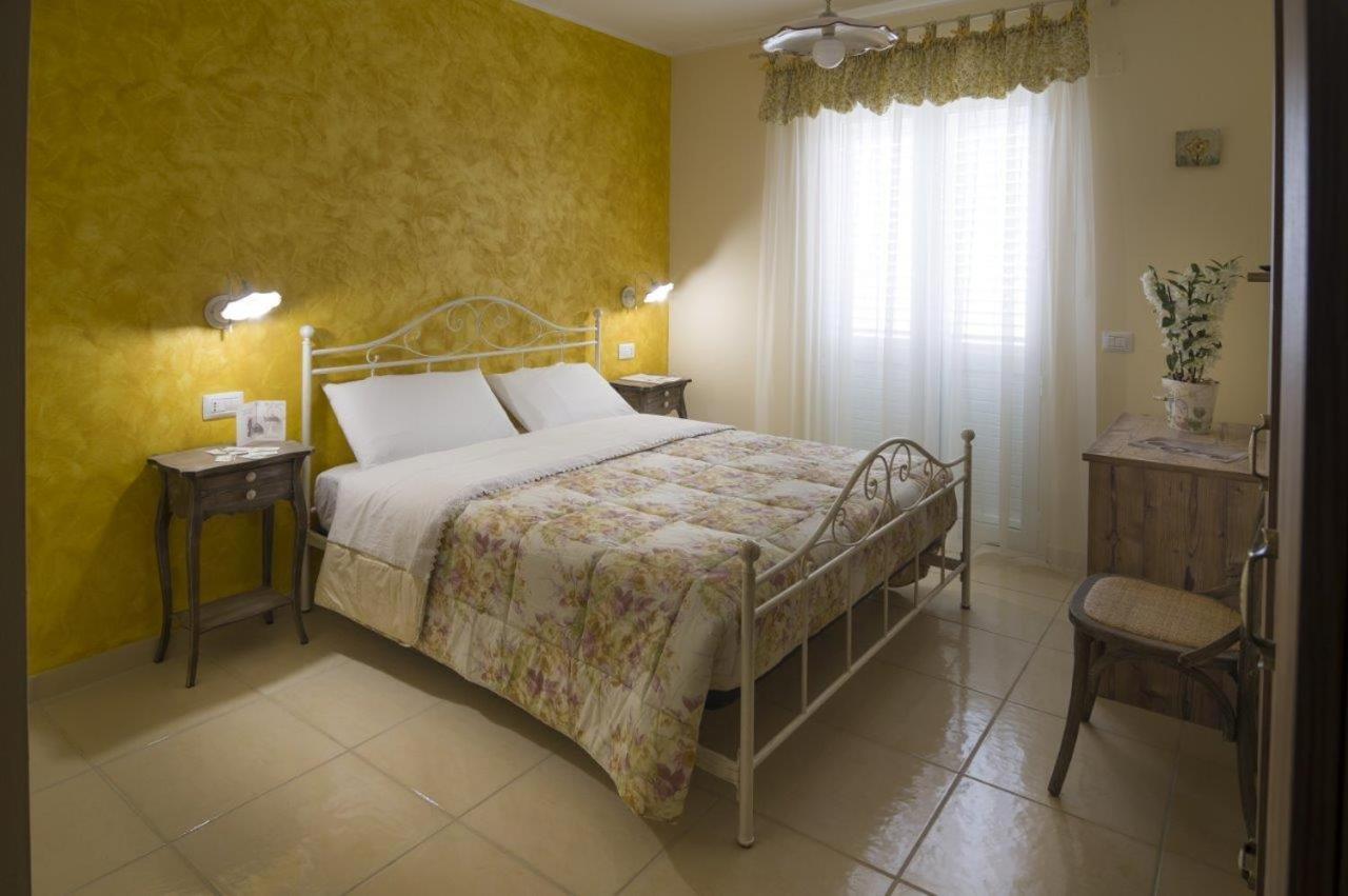 Bed and Breakfast La Vecchia Fontana Del Convento Джулианова Экстерьер фото